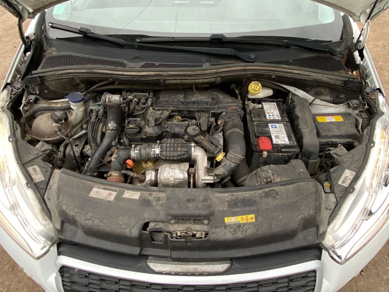 Hatchback Peugeot 208: obrázek 9
