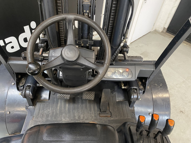 Doosan D40SC-5 - Dieselový vysokozdvižný vozík: obrázek 5 Doosan D40SC-5 - Dieselový vysokozdvižný vozík: obrázek 5