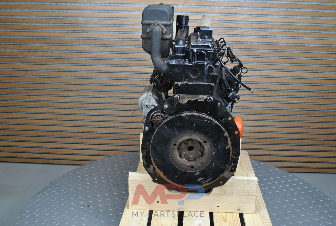 Shibaura Shibaura N844 - Motor: obrázek 3 Shibaura Shibaura N844 - Motor: obrázek 3