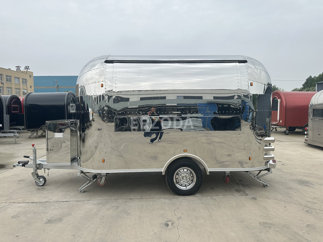 ERZODA food trailer/food truck/hamburger trailer - Prodejní přívěs: obrázek 2 ERZODA food trailer/food truck/hamburger trailer - Prodejní přívěs: obrázek 2