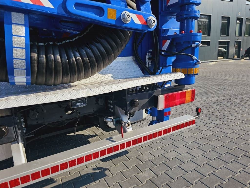 Čistič odpadových jam Iveco MTS 4 x TURBINE MTS 4 x TURBINE Saugbagger vacuum: obrázek 16