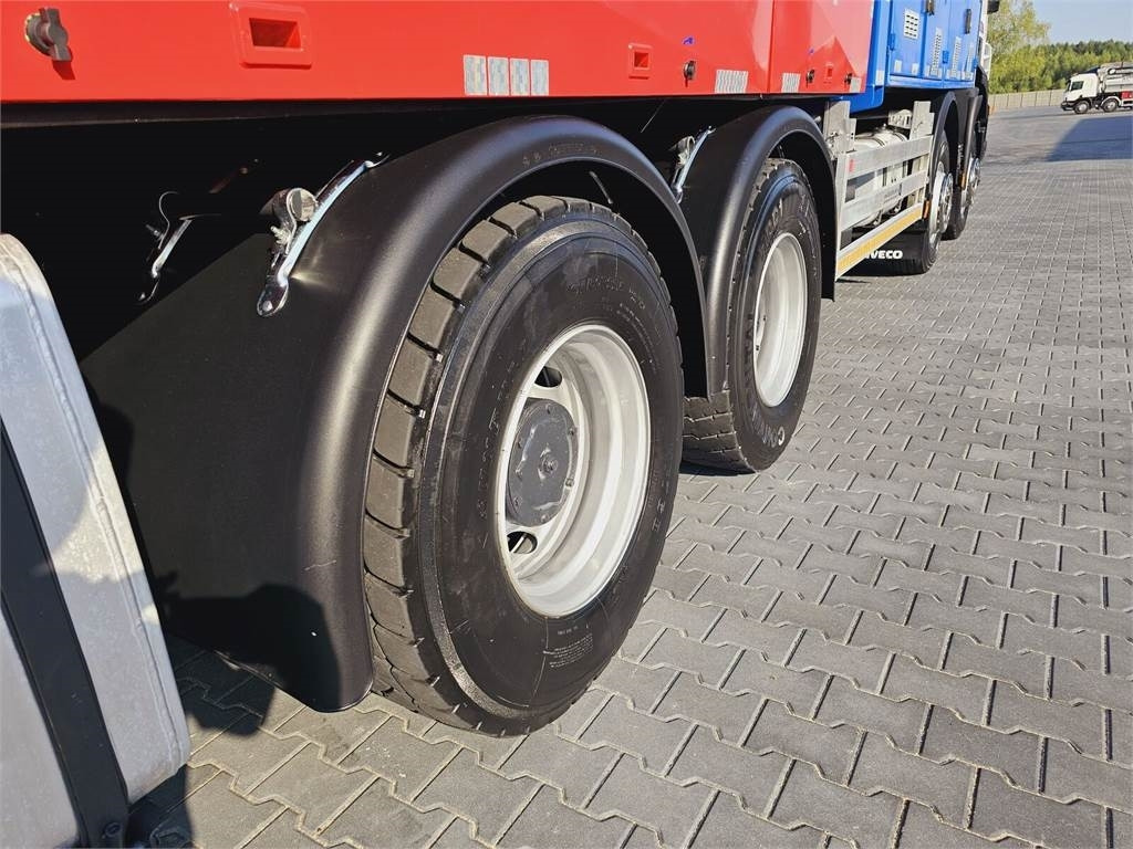 Čistič odpadových jam Iveco MTS 4 x TURBINE MTS 4 x TURBINE Saugbagger vacuum: obrázek 19