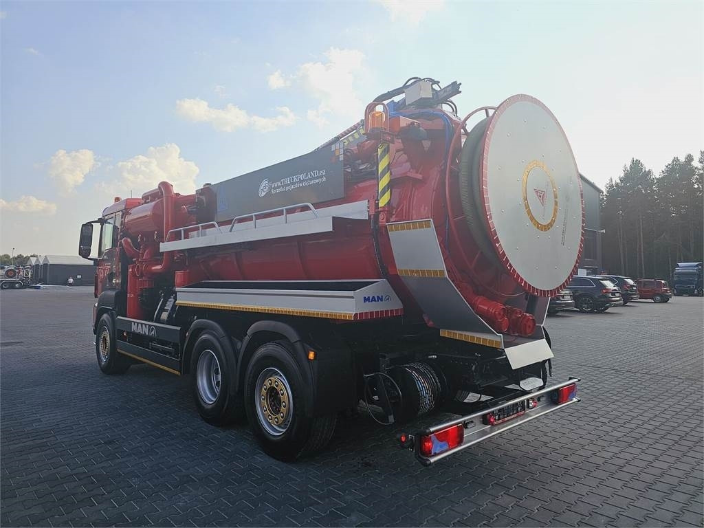 MAN WUKO LARSEN - Čistič odpadových jam: obrázek 5 MAN WUKO LARSEN - Čistič odpadových jam: obrázek 5