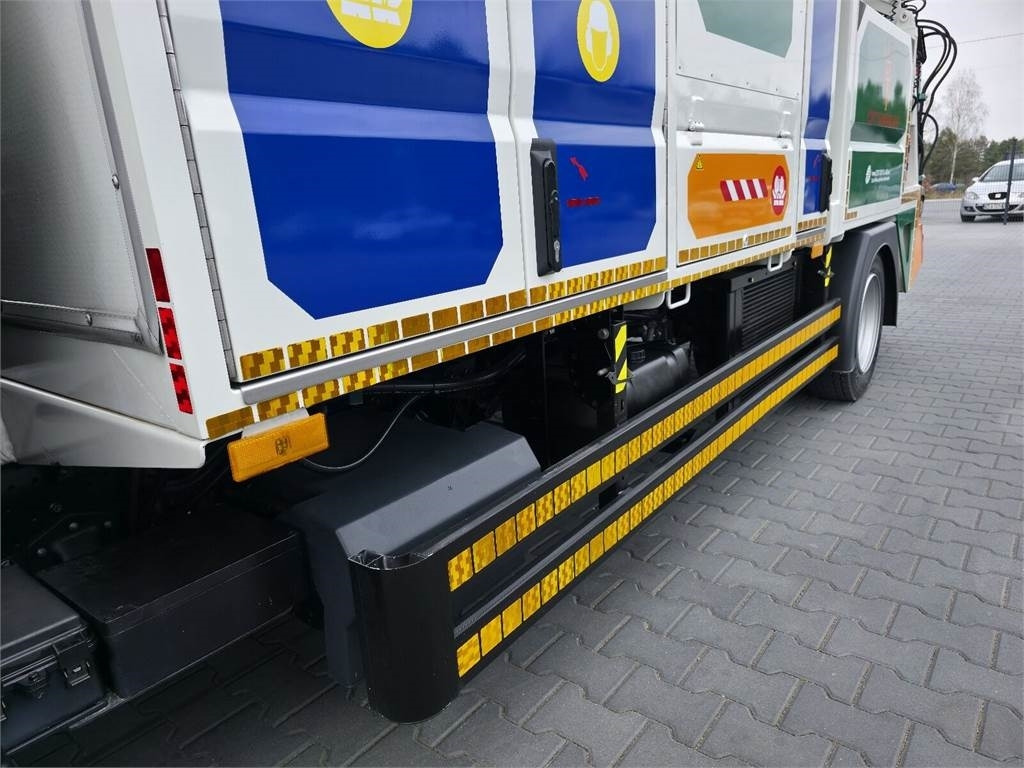 Čistič odpadových jam Mitsubishi CANTER odkurzacz koparka ssąca Saugbagger CITY SAU: obrázek 11