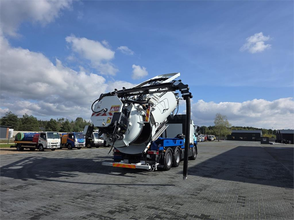 Renault for collecting liquid waste - Čistič odpadových jam: obrázek 1 Renault for collecting liquid waste - Čistič odpadových jam: obrázek 1