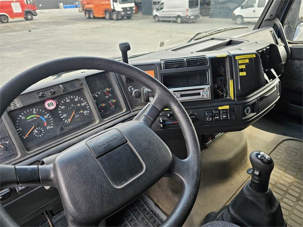 Kontejnérový podvozek/ Výměnná nástavba Volvo FH 16 470 KM 6x2 low mileage 229700 km !!!!: obrázek 17 Kontejnérový podvozek/ Výměnná nástavba Volvo FH 16 470 KM 6x2 low mileage 229700 km !!!!: obrázek 17