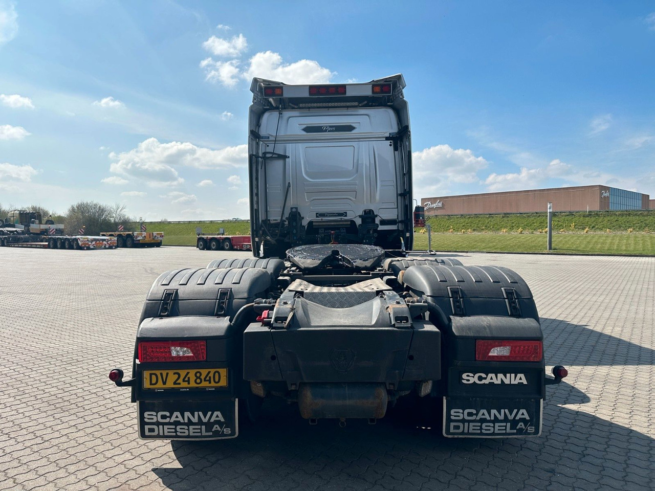 Scania R 730 6x4 Scania R 730 V8 6x4 - Tahač: obrázek 4 Scania R 730 6x4 Scania R 730 V8 6x4 - Tahač: obrázek 4