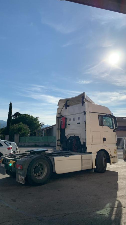 MAN TGX 18.460 - Tahač: obrázek 3 MAN TGX 18.460 - Tahač: obrázek 3
