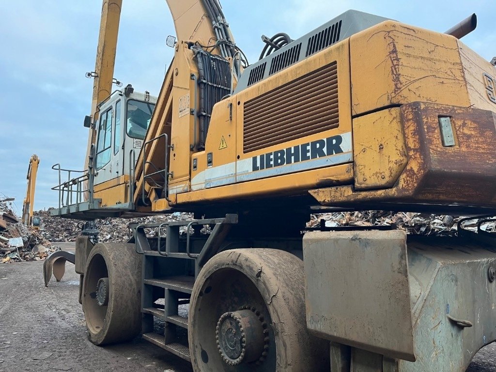 Liebherr A 954 B HD - 944 - Překládkové rypadlo: obrázek 4 Liebherr A 954 B HD - 944 - Překládkové rypadlo: obrázek 4