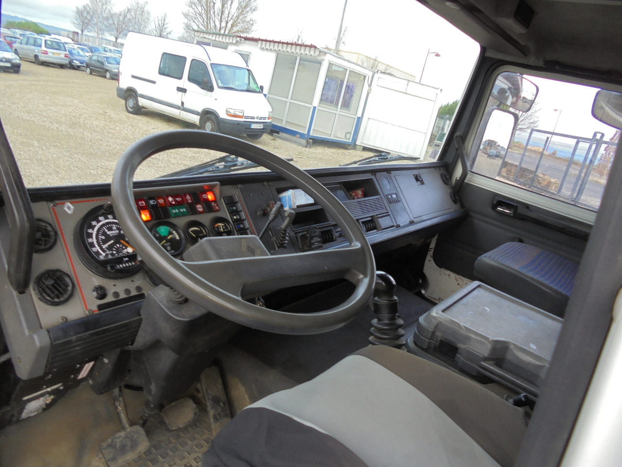 RENAULT GR 280 - Přepravník automobilů: obrázek 5 RENAULT GR 280 - Přepravník automobilů: obrázek 5