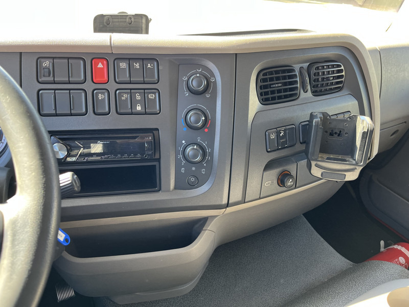 DAF LF 210 FA / 12 Ton / 339 dkm / Box / Loadlift / NL Truck - Skříňový nákladní auto: obrázek 5 DAF LF 210 FA / 12 Ton / 339 dkm / Box / Loadlift / NL Truck - Skříňový nákladní auto: obrázek 5