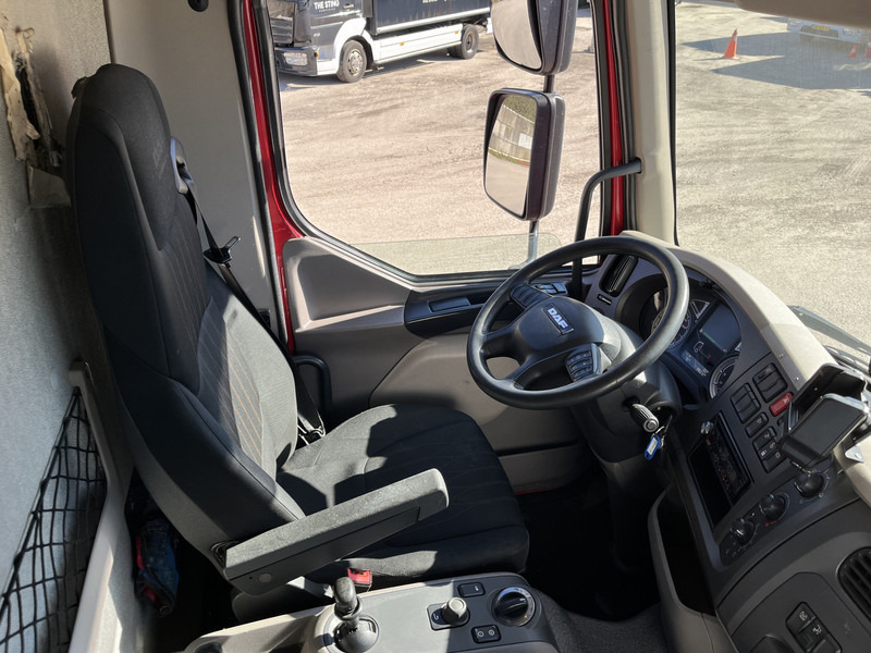 DAF LF 210 FA / 12 Ton / 396 dkm / Box / Loadlift / NL Truck - Skříňový nákladní auto: obrázek 3 DAF LF 210 FA / 12 Ton / 396 dkm / Box / Loadlift / NL Truck - Skříňový nákladní auto: obrázek 3
