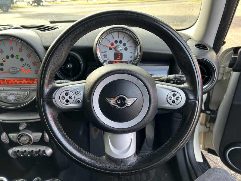 MINI Clubman 1.6 Cooper RHD / Airco / APK TUV 11-25 - Osobní auto: obrázek 4 MINI Clubman 1.6 Cooper RHD / Airco / APK TUV 11-25 - Osobní auto: obrázek 4