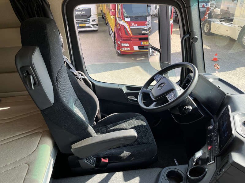 Mercedes-Benz Actros 2124 / 2023 / 18 Ton / Box / Laadklep - Skříňový nákladní auto: obrázek 3 Mercedes-Benz Actros 2124 / 2023 / 18 Ton / Box / Laadklep - Skříňový nákladní auto: obrázek 3