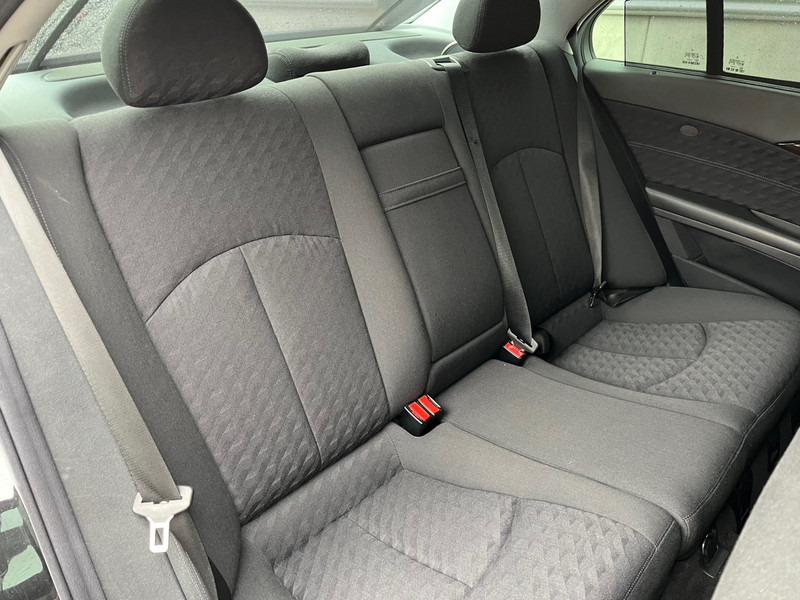 Mercedes-Benz E-Klasse / Limousine / 240 Avantgarde / 4-Matic / 8-pers / APK/TUV 09-2026 / - Sedan: obrázek 4 Mercedes-Benz E-Klasse / Limousine / 240 Avantgarde / 4-Matic / 8-pers / APK/TUV 09-2026 / - Sedan: obrázek 4