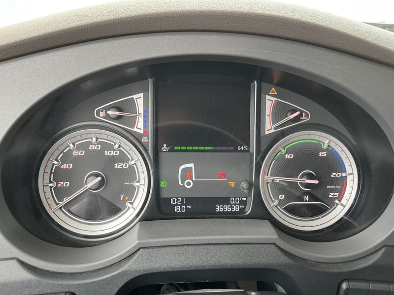 DAF XF 480 FTP Space Cab / 6x2 / Stand klima / APK TUV 10-25 - Tahač: obrázek 4 DAF XF 480 FTP Space Cab / 6x2 / Stand klima / APK TUV 10-25 - Tahač: obrázek 4