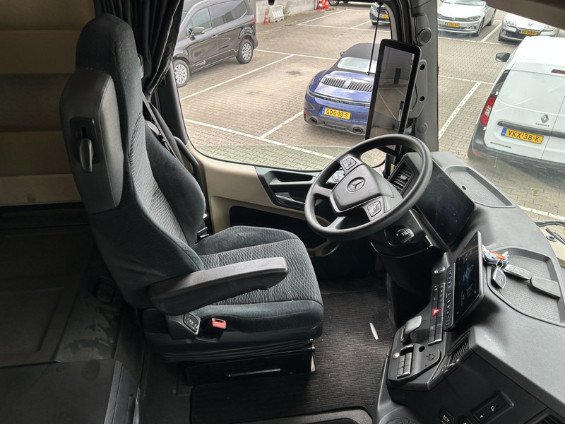 Mercedes-Benz Actros 1845 Gigaspace / 549 dkm / 2 Tanks / Stand Airco / New Tacho V2 - Tahač: obrázek 3 Mercedes-Benz Actros 1845 Gigaspace / 549 dkm / 2 Tanks / Stand Airco / New Tacho V2 - Tahač: obrázek 3