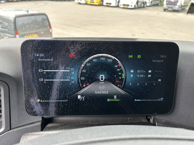 Mercedes-Benz Actros 1845 Gigaspace / 549 dkm / 2 Tanks / Stand Airco / New Tacho V2 - Tahač: obrázek 4 Mercedes-Benz Actros 1845 Gigaspace / 549 dkm / 2 Tanks / Stand Airco / New Tacho V2 - Tahač: obrázek 4