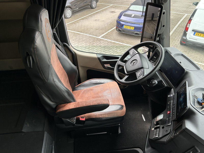 Mercedes-Benz Actros 1845 Gigaspace / 616 dkm / 2 Tanks / Stand Airco / New Tacho V2 - Tahač: obrázek 3 Mercedes-Benz Actros 1845 Gigaspace / 616 dkm / 2 Tanks / Stand Airco / New Tacho V2 - Tahač: obrázek 3