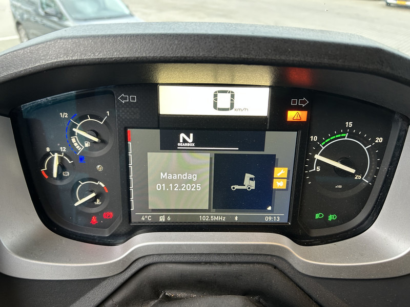 Renault T 460 / Sleeper Cab / 889 dkm / 2 Tanks / APK TUV 11-26 - Tahač: obrázek 4 Renault T 460 / Sleeper Cab / 889 dkm / 2 Tanks / APK TUV 11-26 - Tahač: obrázek 4