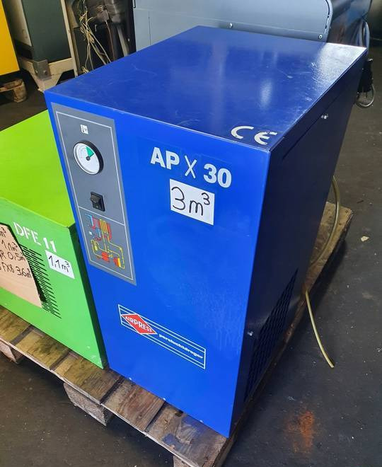 OSUSZACZ ZIĘBNICZY AIRPRESS APX 30, 3m3/min - Mobilní kompresor: obrázek 1 OSUSZACZ ZIĘBNICZY AIRPRESS APX 30, 3m3/min - Mobilní kompresor: obrázek 1
