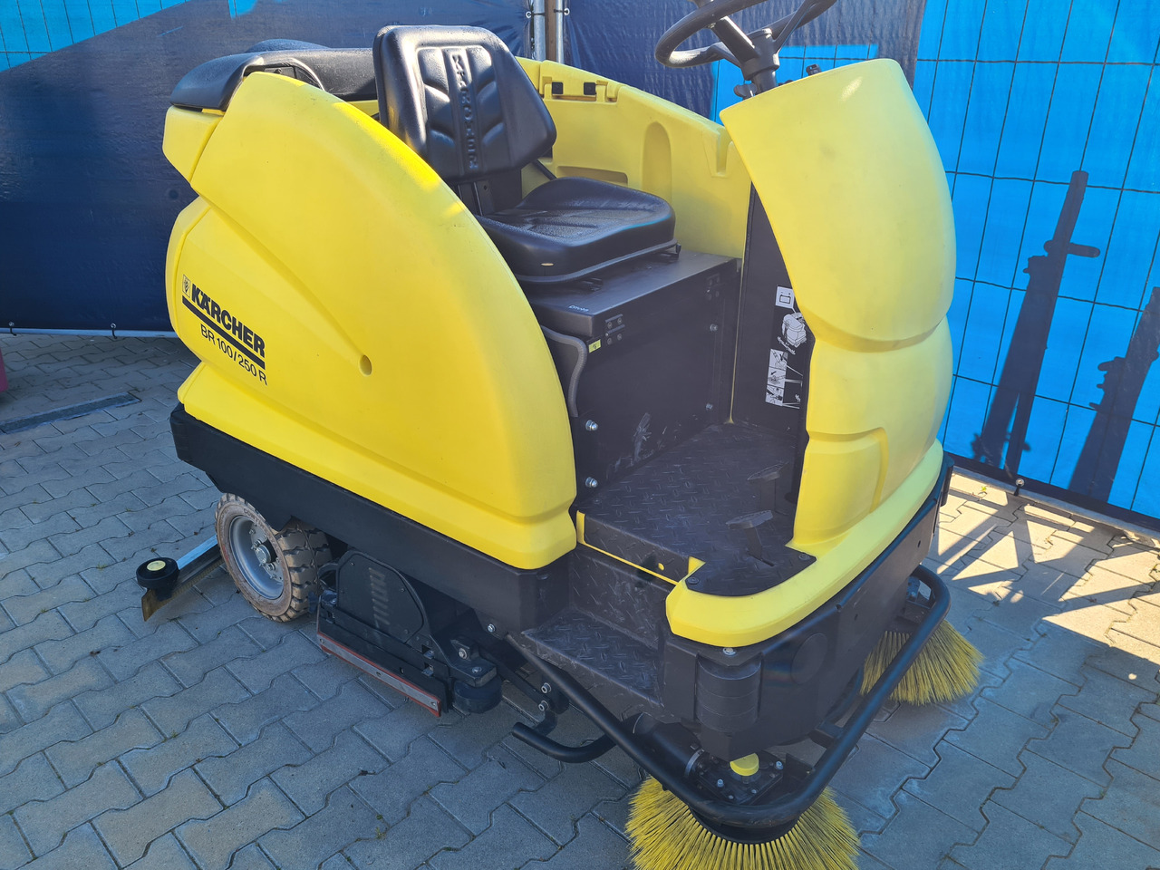 Kärcher BR 100/250 - Podlahový mycí stroj: obrázek 1 Kärcher BR 100/250 - Podlahový mycí stroj: obrázek 1