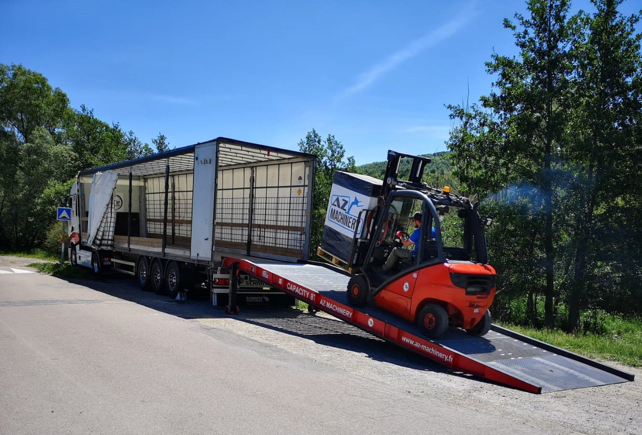 AZ RAMP-PRIME PRIME WLO + 8 . Industrial Mobil Loading Ramp - Nájezdová rampa: obrázek 2 AZ RAMP-PRIME PRIME WLO + 8 . Industrial Mobil Loading Ramp - Nájezdová rampa: obrázek 2