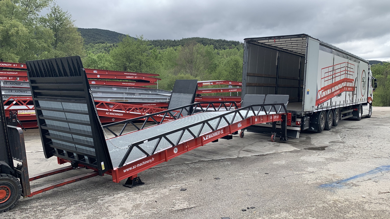 AZ RAMP STAR- 8T mobile loading ramp - Nájezdová rampa: obrázek 1 AZ RAMP STAR- 8T mobile loading ramp - Nájezdová rampa: obrázek 1
