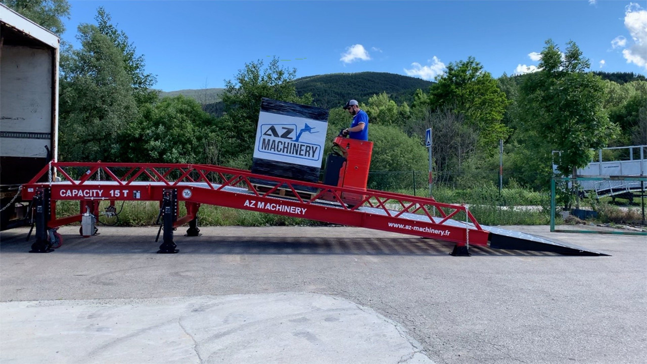 Loading Ramp with with electric tilting bridge - AZ RAMP - STAR- 10T-ZR-E. 10 ton capacity - Nájezdová rampa: obrázek 4 Loading Ramp with with electric tilting bridge - AZ RAMP - STAR- 10T-ZR-E. 10 ton capacity - Nájezdová rampa: obrázek 4