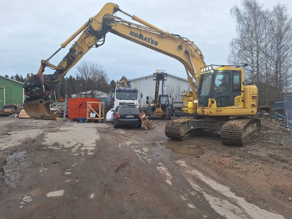 Komatsu PC 228 USLC-8 - Pásové rýpadlo: obrázek 3 Komatsu PC 228 USLC-8 - Pásové rýpadlo: obrázek 3