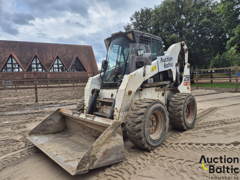 Bobcat S 250 - Smykový nakladač: obrázek 1 Bobcat S 250 - Smykový nakladač: obrázek 1