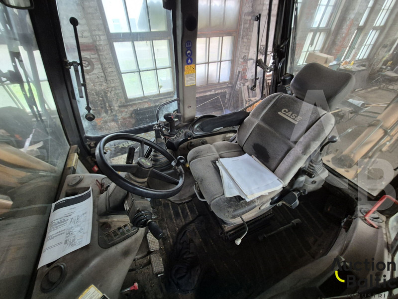 Case 695 SR-4 PS - Rýpadlo-nakladač: obrázek 4 Case 695 SR-4 PS - Rýpadlo-nakladač: obrázek 4