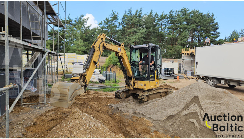 Caterpillar 303 CR - Mini rýpadlo: obrázek 1 Caterpillar 303 CR - Mini rýpadlo: obrázek 1