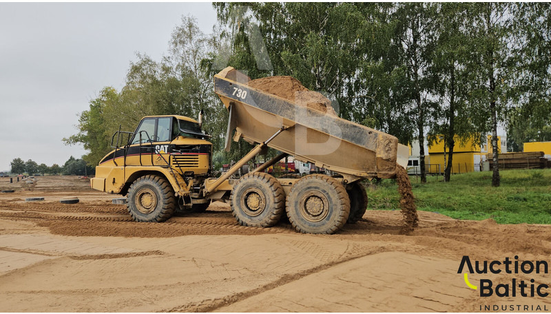 Caterpillar 730 - Kloubový sklápěč: obrázek 1 Caterpillar 730 - Kloubový sklápěč: obrázek 1
