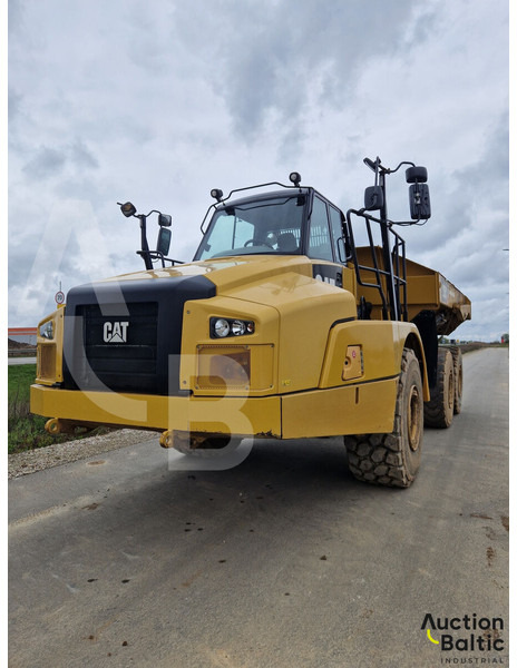 Caterpillar 735C - Kloubový sklápěč: obrázek 1 Caterpillar 735C - Kloubový sklápěč: obrázek 1