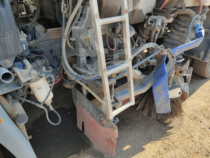 Zametací vůz DAF LF45.160: obrázek 13 Zametací vůz DAF LF45.160: obrázek 13