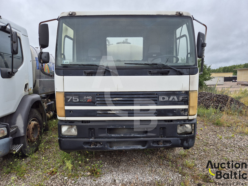 DAF with tank - Cisternové vozidlo: obrázek 2 DAF with tank - Cisternové vozidlo: obrázek 2