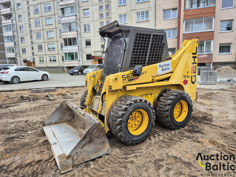 Gehl 5635 DXT 2 - Smykový nakladač: obrázek 2 Gehl 5635 DXT 2 - Smykový nakladač: obrázek 2