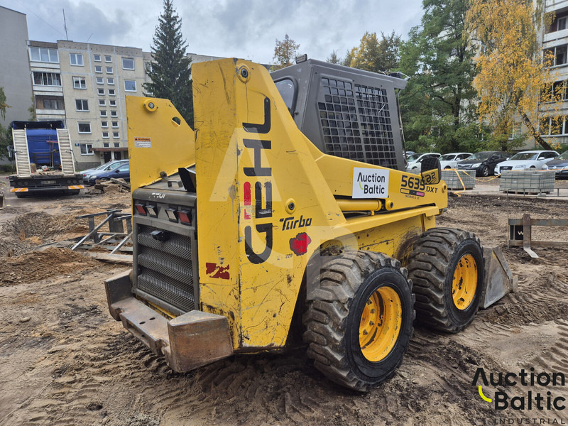 Gehl 5635 DXT 2 - Smykový nakladač: obrázek 3 Gehl 5635 DXT 2 - Smykový nakladač: obrázek 3