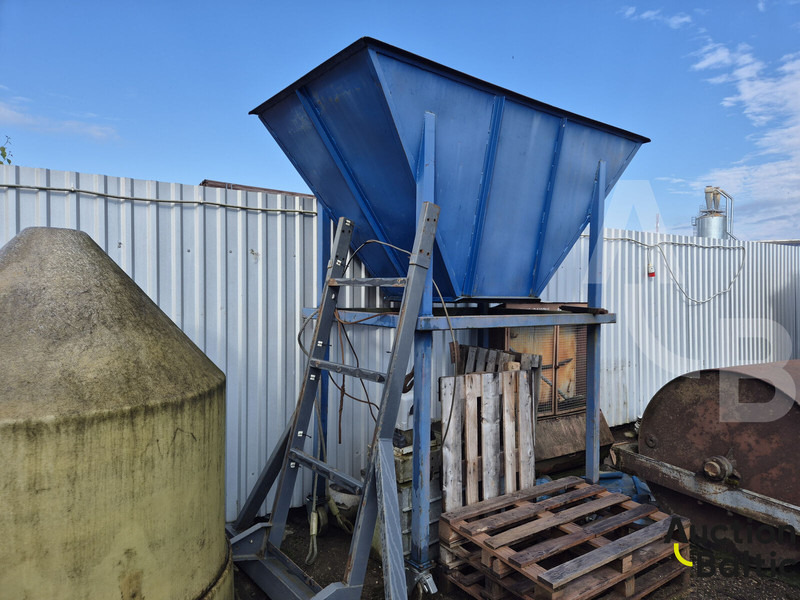 Hopper for various materials - Cisternové vozidlo: obrázek 2 Hopper for various materials - Cisternové vozidlo: obrázek 2