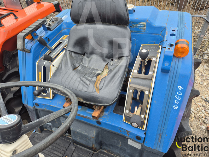 Iseki TU 200 - Traktor: obrázek 5 Iseki TU 200 - Traktor: obrázek 5