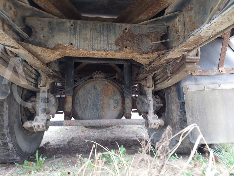 Nákladní automobil valníkový/ Plošinový, Auto s hydraulickou rukou Iveco 180E18: obrázek 12