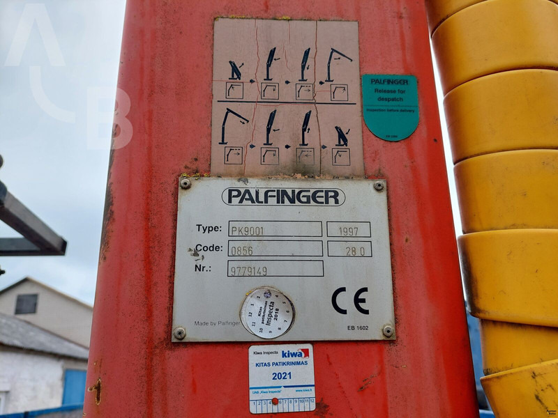 Nákladní automobil valníkový/ Plošinový, Auto s hydraulickou rukou Iveco 180E18: obrázek 18