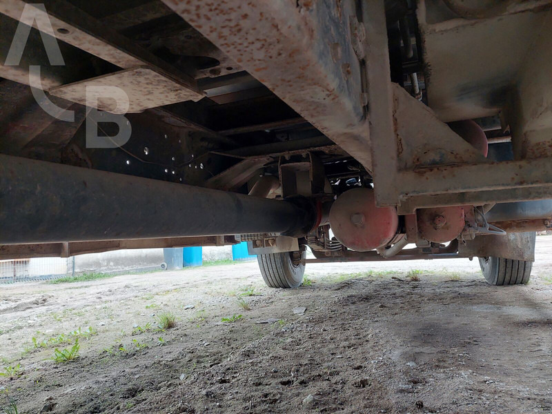 Nákladní automobil valníkový/ Plošinový, Auto s hydraulickou rukou Iveco 180E18: obrázek 9