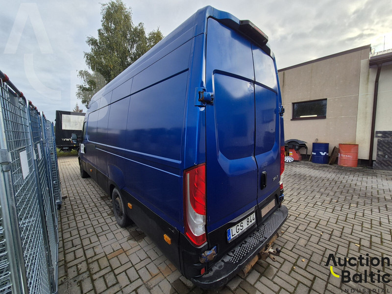 Iveco 35S17 - Furgon: obrázek 4 Iveco 35S17 - Furgon: obrázek 4