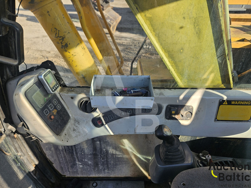 Pásové rýpadlo JCB JS 130: obrázek 8