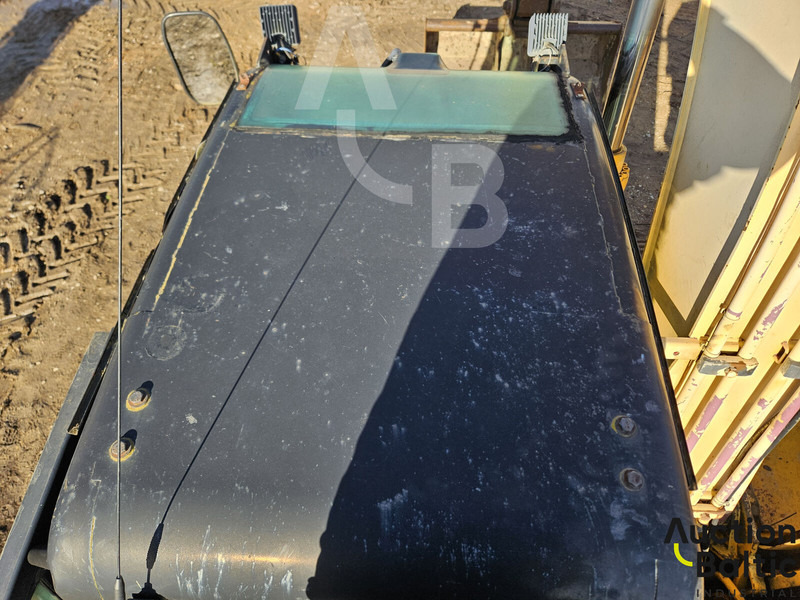 Pásové rýpadlo JCB JS 130: obrázek 18