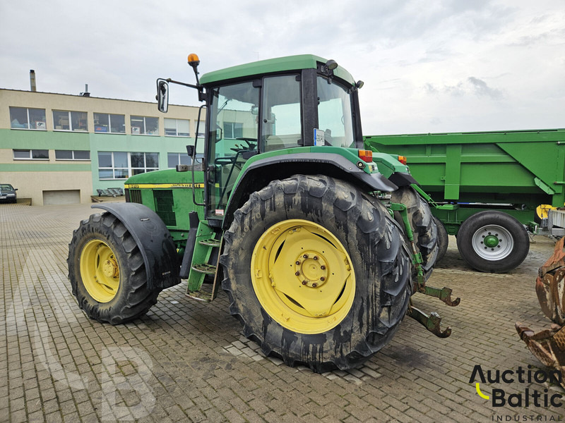 John Deere 6810 - Traktor: obrázek 3 John Deere 6810 - Traktor: obrázek 3