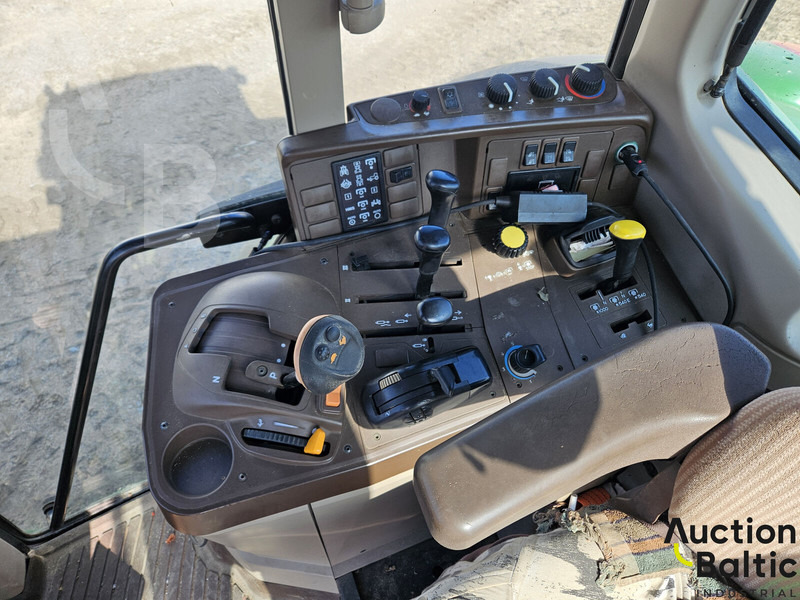 John Deere 6820 - Traktor: obrázek 5 John Deere 6820 - Traktor: obrázek 5