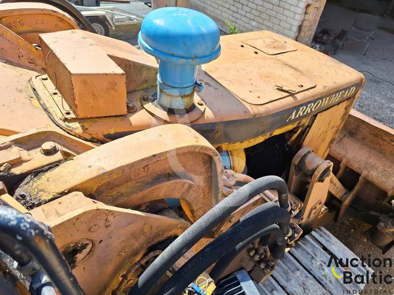 Pásový nakladač Komatsu D57S-1: obrázek 8